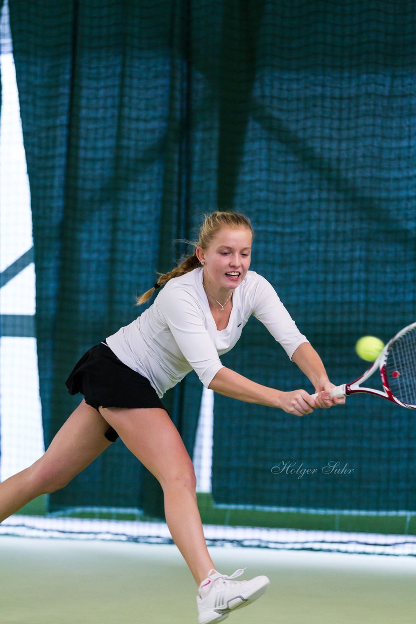 Vivienne Kulicke 277 - Holmer Indoor Cup